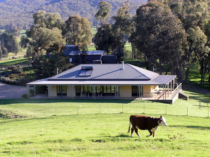 Cow Grass Lodge, A Country Riverside Haven! - Eildon