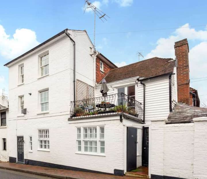 Period 4 Bed Townhouse In The Village Area Of Tw - Bewl Water
