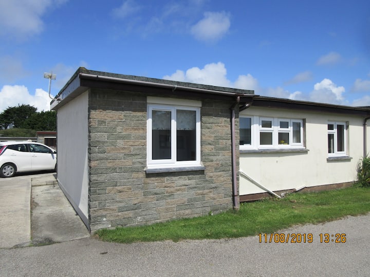 Chalet No. 12. Comfortable One Bed On Quiet Site. - Kynance Cove