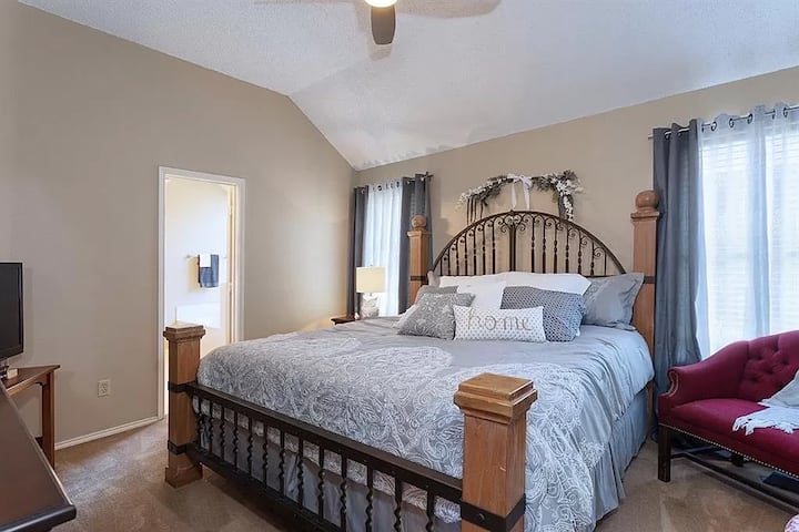 Picture Perfect Staycation (3 Bedrooms) *Specials* - Garland, TX