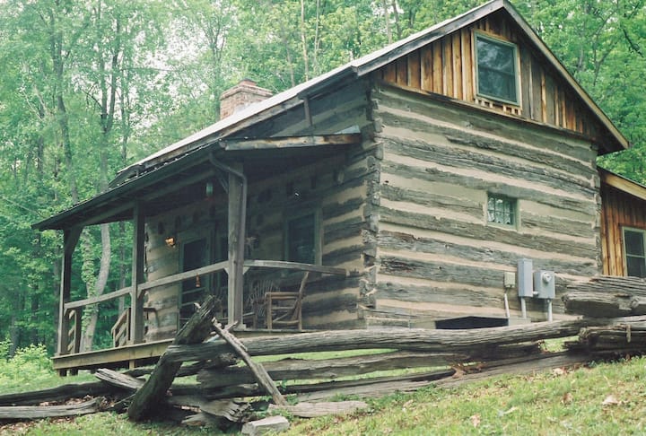 Adventure In C.1775 Log Cabin! - Lexington