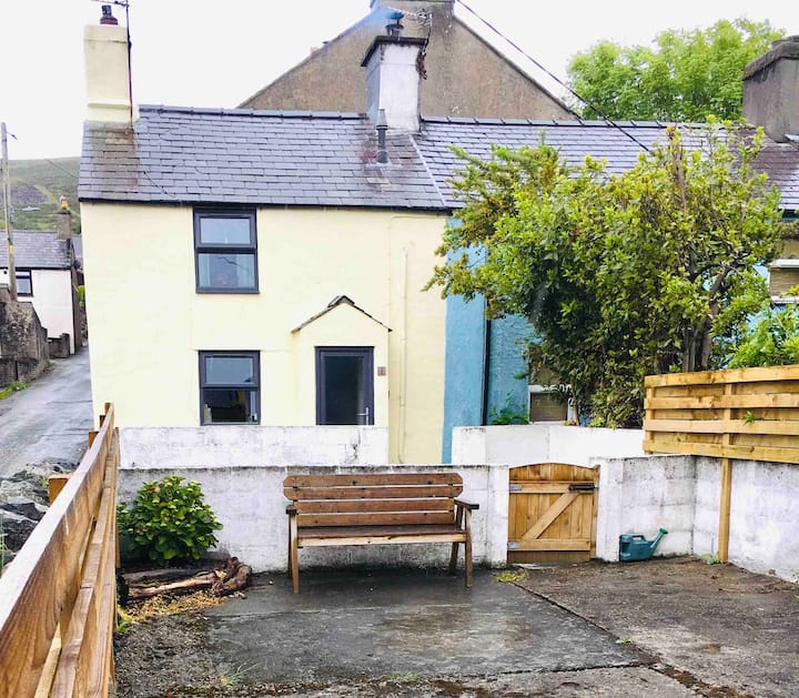 Cosy Cottage With Private Parking - Anglesey