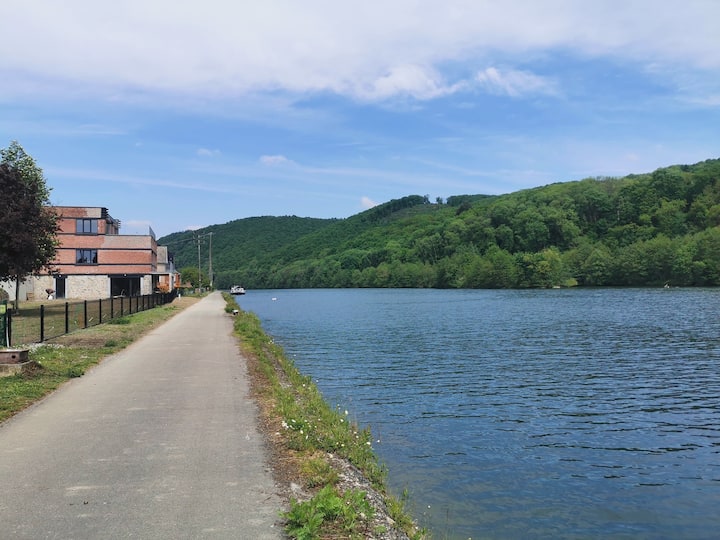 Villa Hastière Along La Meuse River Ardennes 9pers - Givet