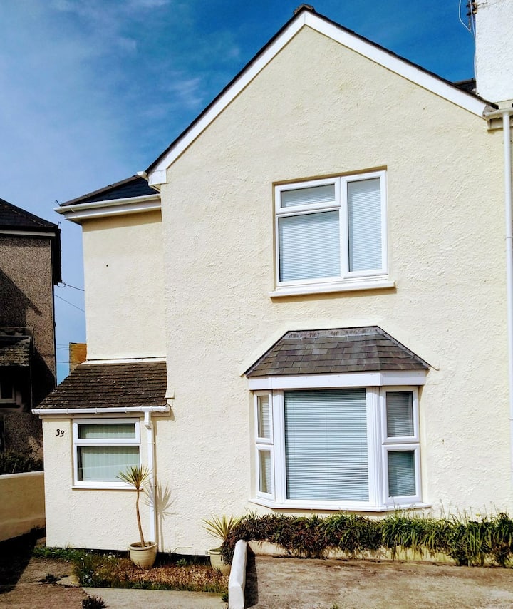 3 Bedroom Family Holiday Home Sleep 6 With Parking - St Ives