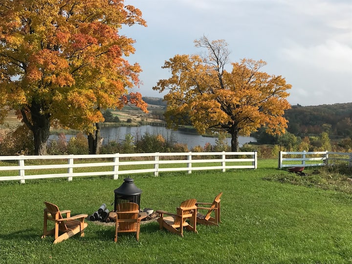 "Wine Down" In Scenic Grey Highlands - Meaford