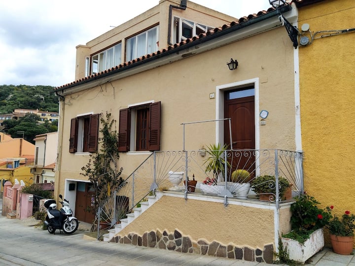 Casa Vacanze Marylu' Con Parcheggio Zona Centrale - La Maddalena