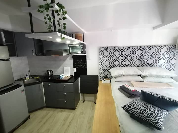 Casa Della Gente: Homey, Fully-furnished Unit - Iloilo City