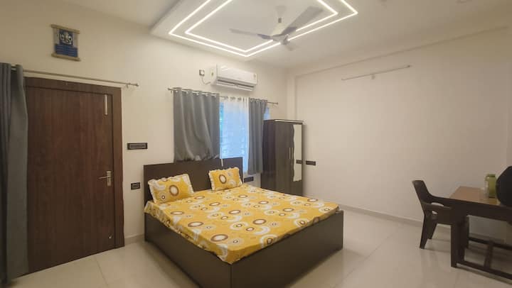Spacious 2 Bedroom 1 Hall Near Mahakal With Ac - Ujjain