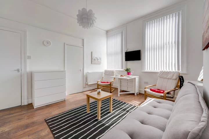 ★Airy Apartment In The City Center 4★ - Lime Street Station - Liverpool
