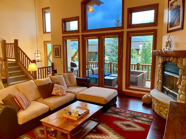 Clean, Spacious 3bd Home! Easy Walk To Slopes! - Steamboat Springs, CO