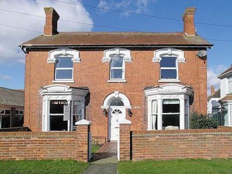 Sutton on Sea Holiday Apartments and Self Catering | cozycozy