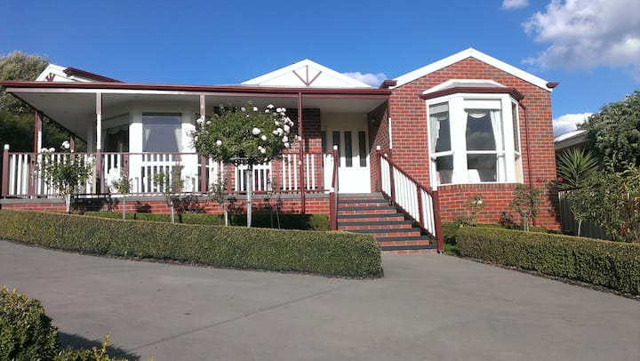 Marriner Stay In Colac, Victoria - Colac
