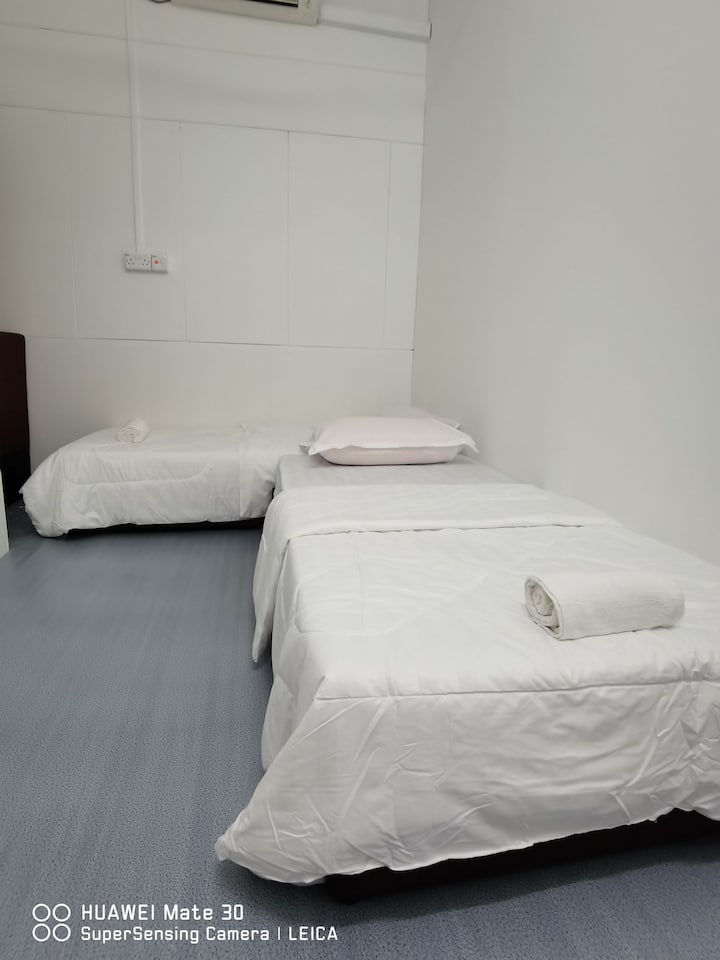 Affordable Twin Room In Labuan - Labuan