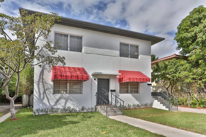 3 Bedroom Apartment W/bbq & Patio, Near Brickell - South Miami, FL