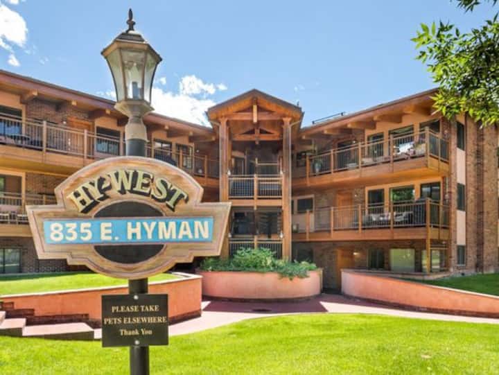 1 Bed 1 Bath In Downtown Aspen With Parking Spot! - 亞斯本