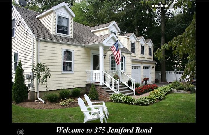 Bright, Private 1,000 Sq. Ft. 1-bedroom Apartment - Fairfield, CT