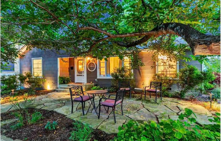 The Nest-charming Home 1 Blk To Downtown Mckinney! - McKinney
