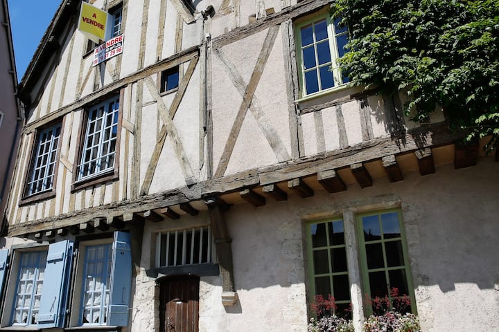 Cellier St Julien-quartier Historique-parking - Musée des Beaux-Arts de Chartres