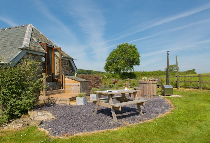 Romantic Cottage For 2 With Wood Fired Hot Tub - Noss Mayo