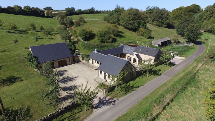 The Cotswold Manor Wychwood, Con Bañera De Hidromasaje, Granero De Juegos, 3 Acres De Zonas Verdes - Oxfordshire