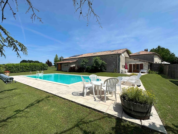 Fabulous Gite With Private Pool - Southwest France - Charente