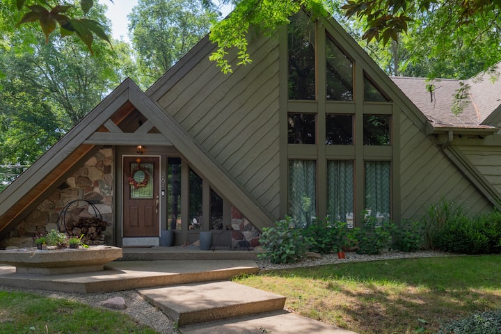 Beautiful, Architecturally Unique A-frame Home! - Battle Creek, MI
