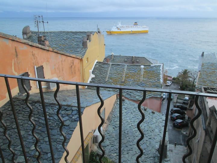 Un Oasis Dans La Citadelle! - Port de Bastia