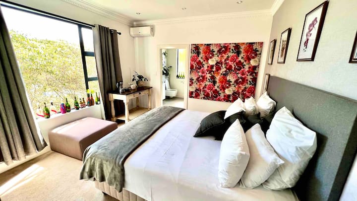 Luxury Self Catering Private Room2 - Umhlanga