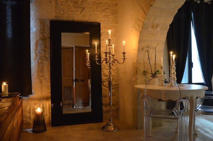 O2suites Baroque Room With Private Jacuzzi - Nîmes