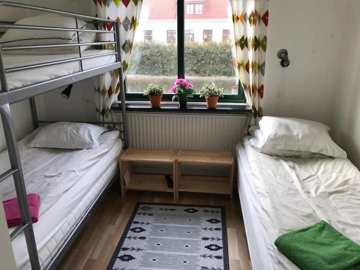 Room With 3 Single Beds - Vellinge