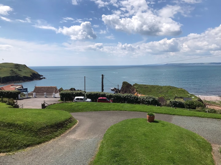 Superb Sea Views From This Stunning 2 Bed Property - Hope Cove