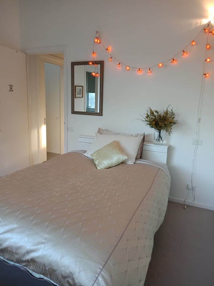 Bedroom/ensuite For Female Guests In North Carlton - Brunswick