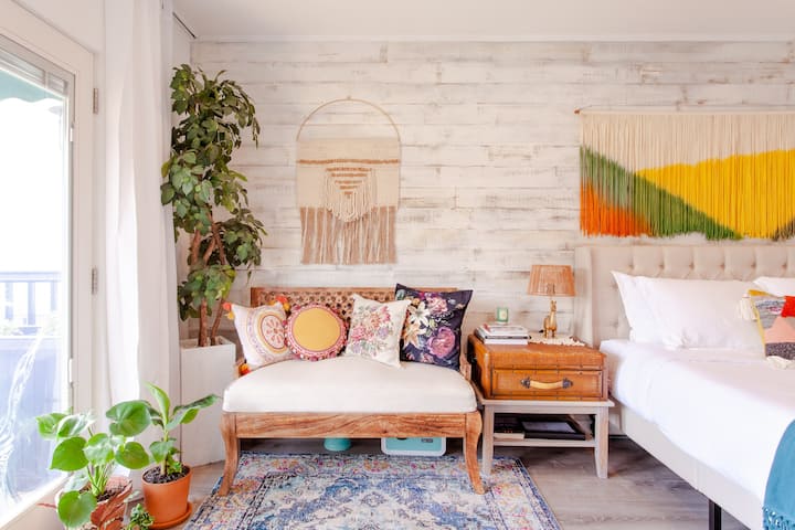 Watch The Sunset At A Boho-chic Studio With Private Terrace - San Francisco State University, San Francisco