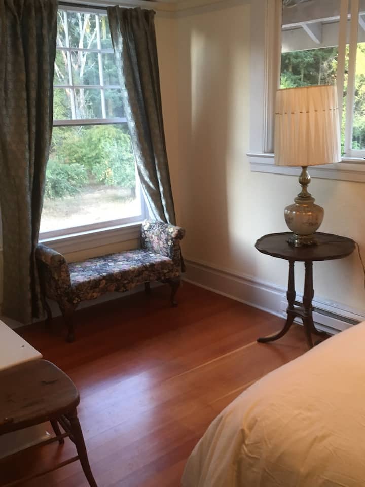 Historic Inn Private Room 3 - Port Townsend, WA