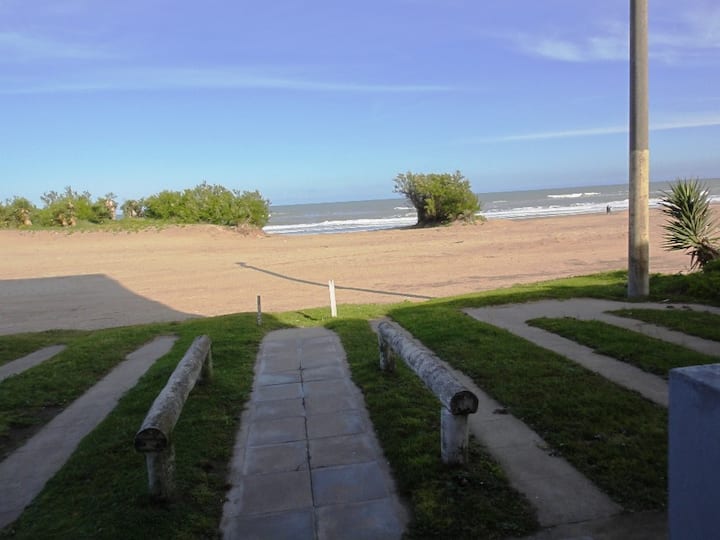 En Playa Y Centrico P/4 C/parrilla, Wifi, Cable - Villa Gesell