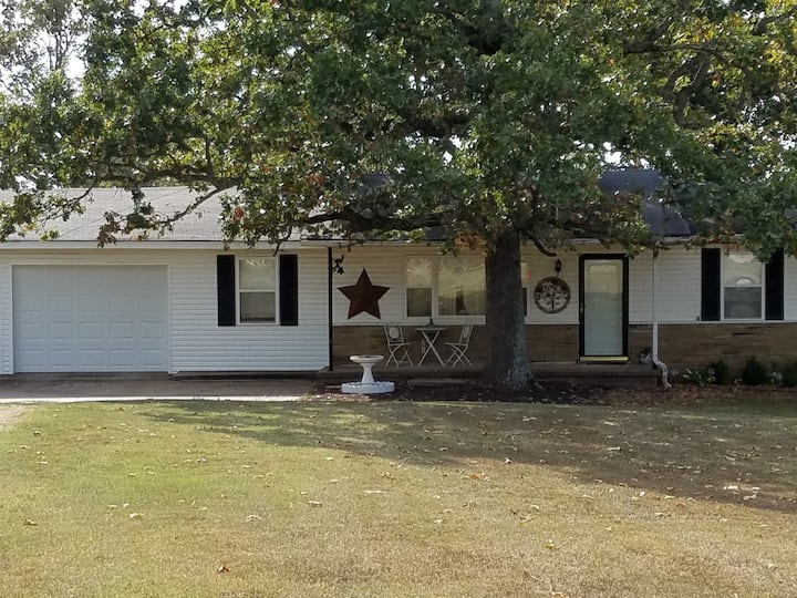 Eee Ranch Guest House - Tahlequah, OK