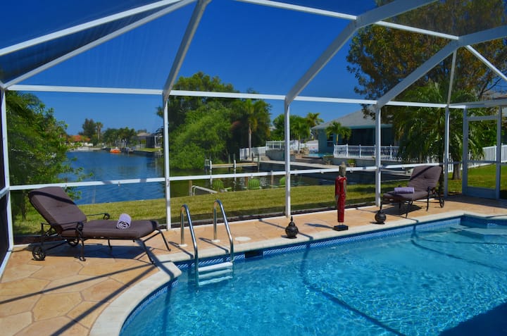 Villa Coral With Dock & Waterview - Cape Coral