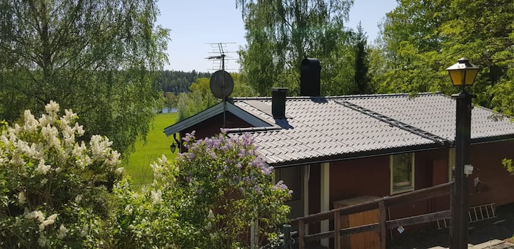 Idyllic Cottage With Amazing Nature & Lake View! - Malmköping
