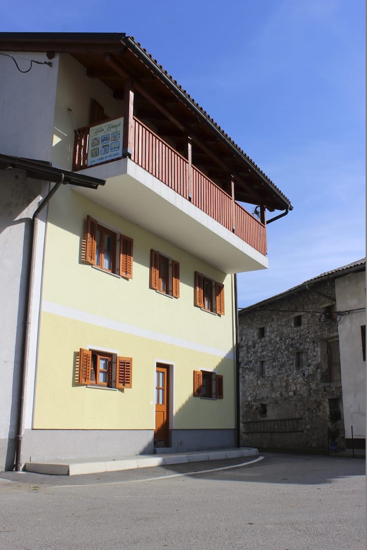 Spacious Apartment With Large Terrace - Soča