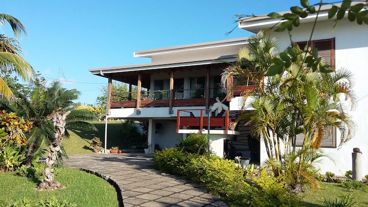 Spacieuse Villa  ,Jardin ,En Ville - Vanuatu