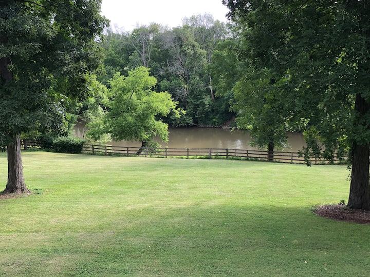 Gorgeous Ranch On The Duck River - Chapel Hill, TN