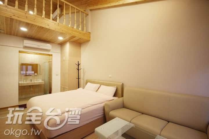 挑高樓中樓，可容納6～11人，合法民宿 - Tamsui District