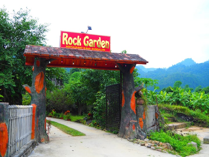 Bungalow Dormitory With 6 Bunkbeds At Rockgarden - Hà Giang