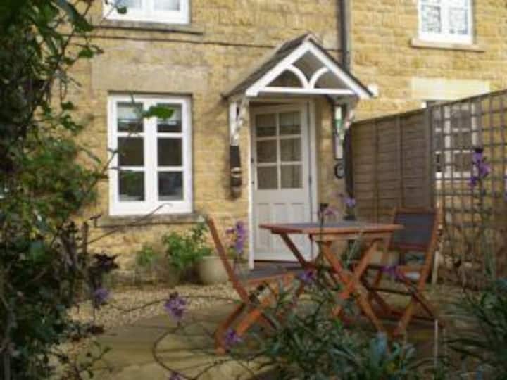 Tilly's Cottage, Bourton On The Water - Bourton-on-the-Water