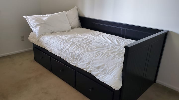Private Bed And Private Bath Apartment - Burnaby