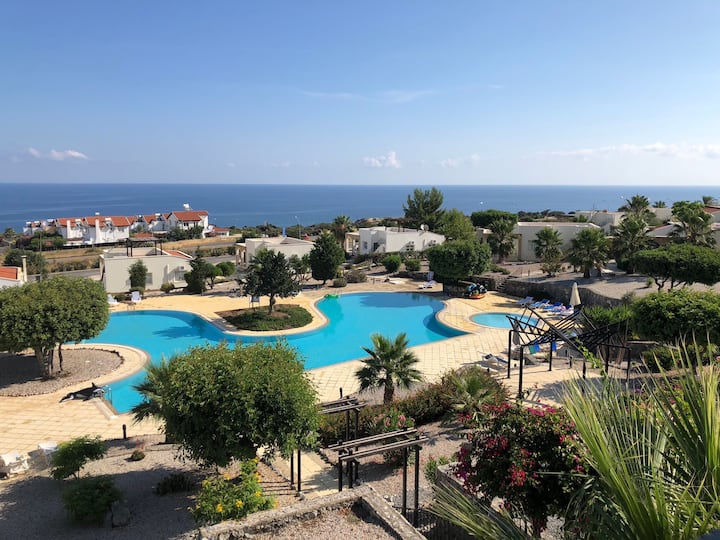 Apartment With Shared Pool And Sea Views - Northern Cyprus