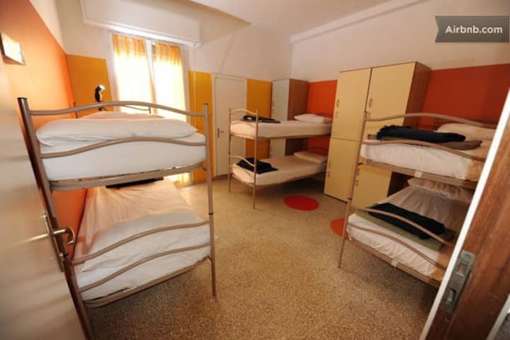 Dorm 6 Bed Private Ensuite - リミニ