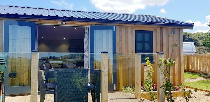 Honeysuckle Cabin, Private With Stunning Views. - Redruth