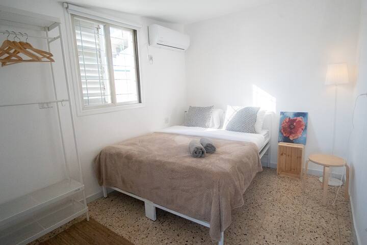 Double/twin, Private Ensuit With Shared Terrace - Tel Aviv-Yafo