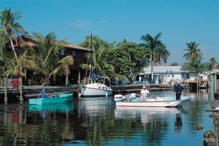 Matlacha Paradise! New Waterfront Home-free Kayaks - Matlacha, FL
